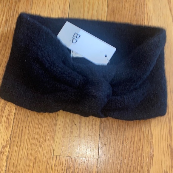 BP Nordstrom Accessories - NWT BP Nordstrom Knotted HeadWarmer in‎ Black, One Size